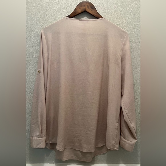Large Champagne Calvin Klein Blouse - Picture 3 of 3